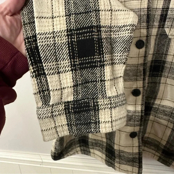 Lucky Brand Women's Black & Cream Plaid Shacket with Pockets Size L NWT - Picture 3 of 10